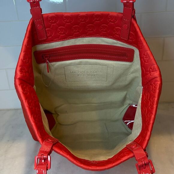 Michael Kors Logo Embossed Neoprene Large Tote - Picture 10 of 15